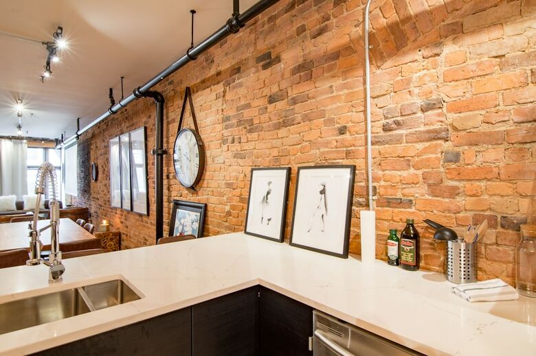 Apartamentos 1858 Upscale Lofts In Old Montreal By Nuage