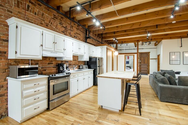 Apartamentos 1858 Upscale Lofts In Old Montreal By Nuage