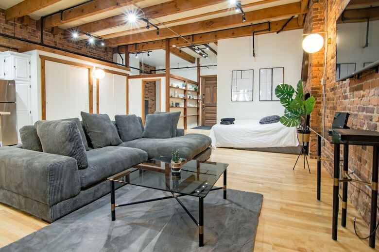 Apartamentos 1858 Upscale Lofts In Old Montreal By Nuage
