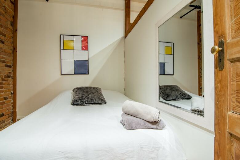 Apartamentos 1858 Upscale Lofts In Old Montreal By Nuage