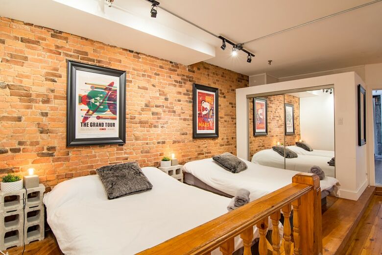Apartamentos 1858 Upscale Lofts In Old Montreal By Nuage