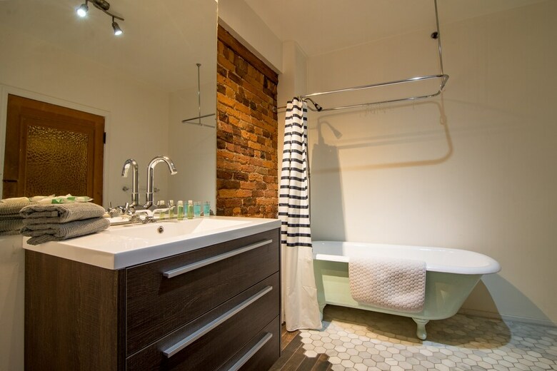 Apartamentos 1858 Upscale Lofts In Old Montreal By Nuage