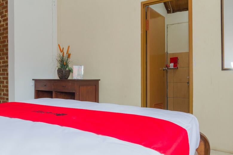 Hotel Reddoorz Near Kampung Gajah 2
