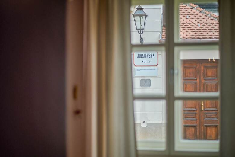 Peacock Boutique Apartments