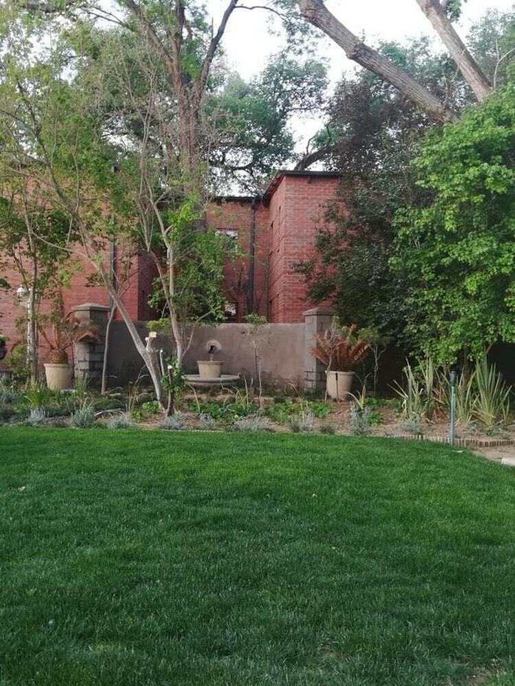 Tranquil House B&B @ 121 Berry St