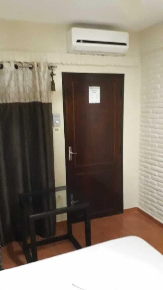 Hostal Residencial Leones de Castilla