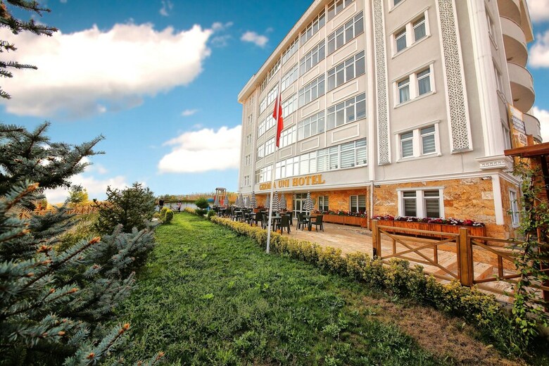 Germia Uni Hotel
