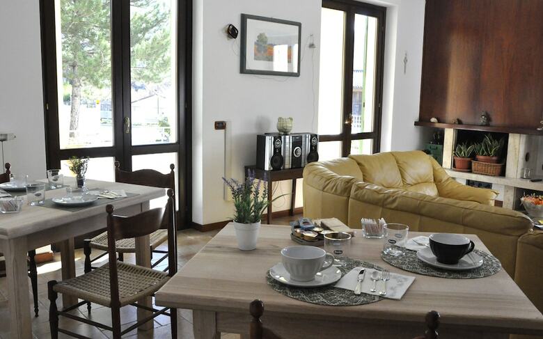 B&B Home Larina