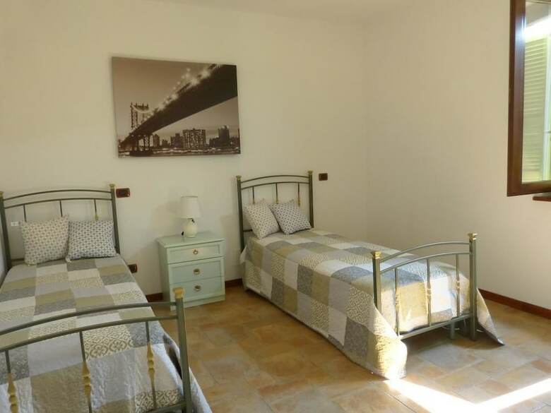 B&B Home Larina