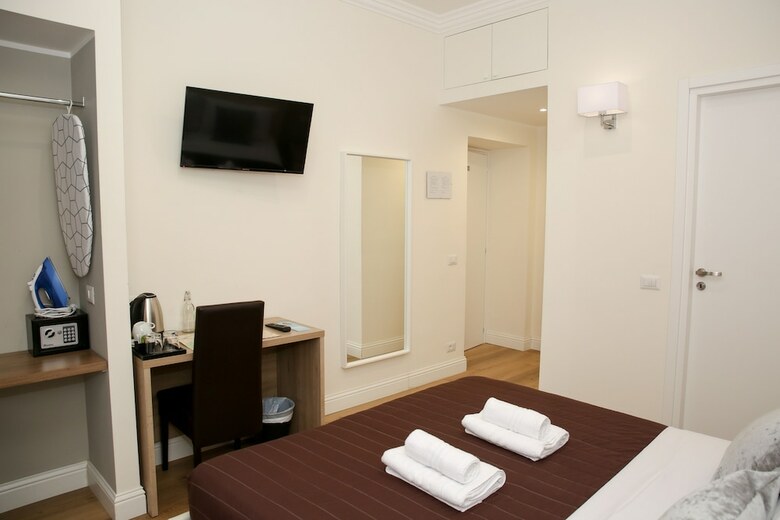 Hotel Vatican Comfort Suites