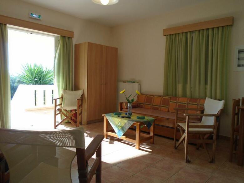 Apartamentos Tompras Village
