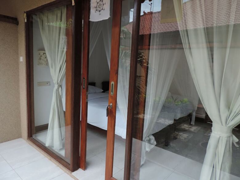Hostal Menjangan Homestay