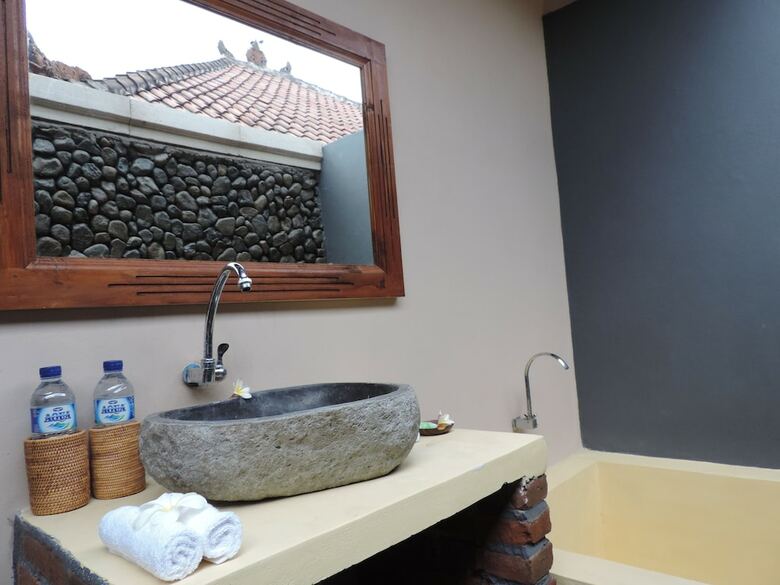 Hostal Menjangan Homestay
