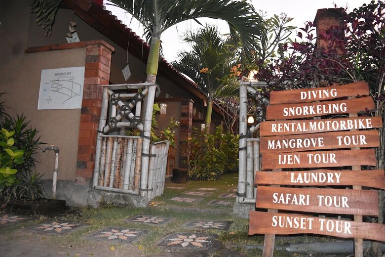 Hostal Menjangan Homestay