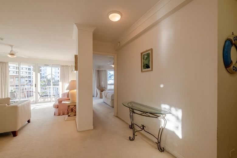 Resort-style Apartment Opposite Beach