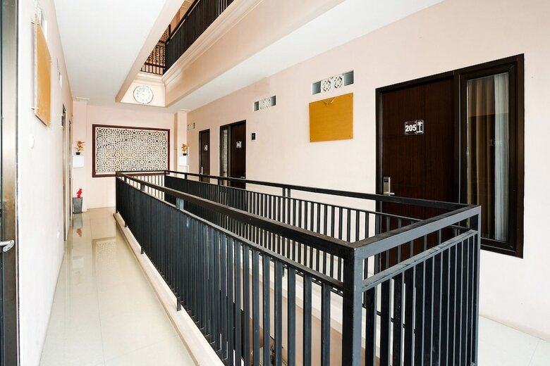 Hostal Oyo 240 Audah Sevana Syariah Hotel