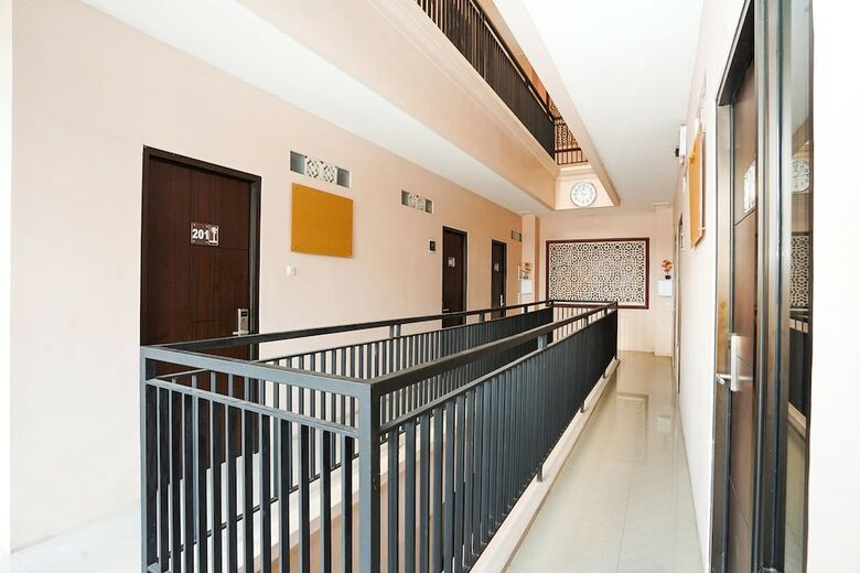 Hostal Oyo 240 Audah Sevana Syariah Hotel