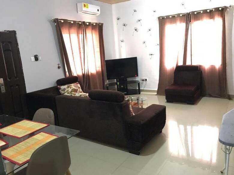 Aparthotel Ronna Apartments At Lakeside Estates