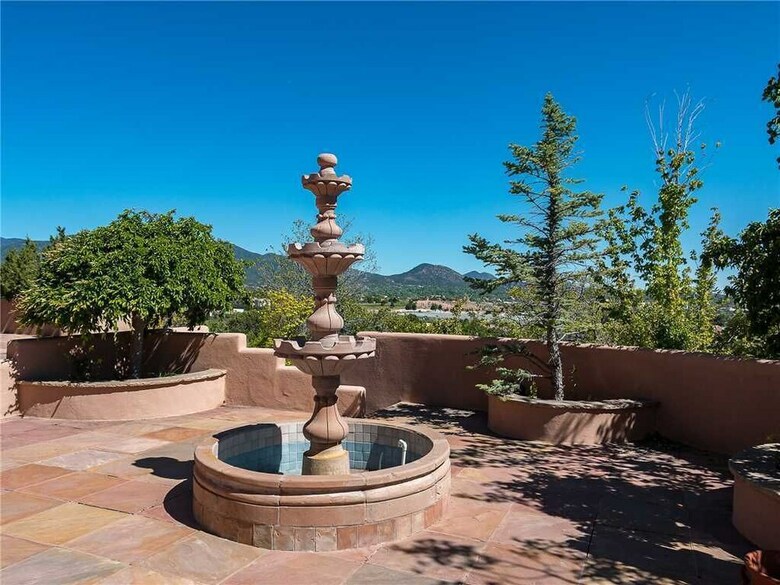 Dorthia Garden Retreat - Five Bedroom Home
