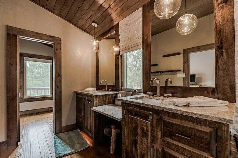 High Loop - Five Bedroom Cabin With Hot Tub