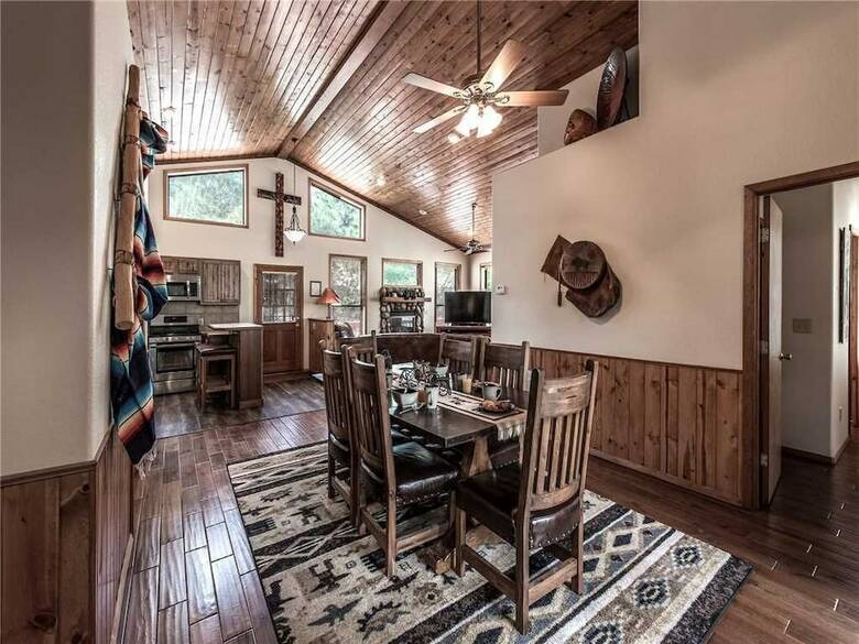 Homers Hideaway - Three Bedroom Cabin