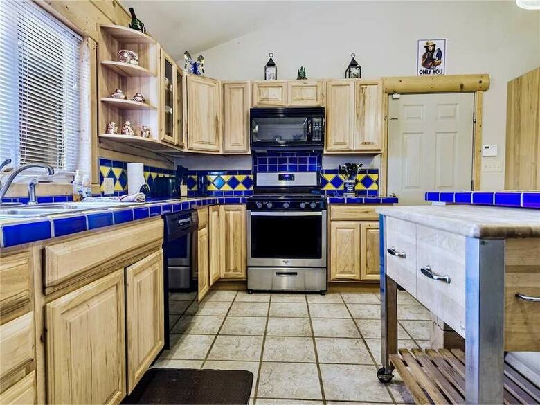 Log Heaven - Three Bedroom Cabin With Hot Tub