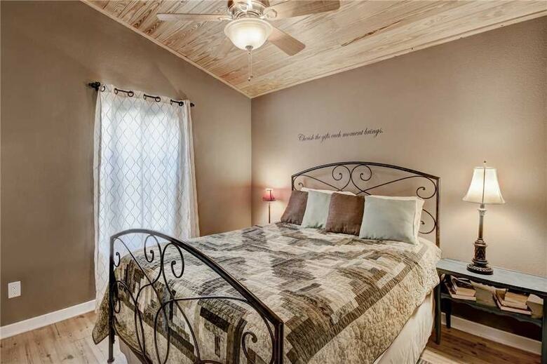 Treetop - Two Bedroom Cabin