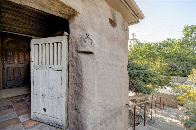 Plaza Splendor - Three Bedroom Home