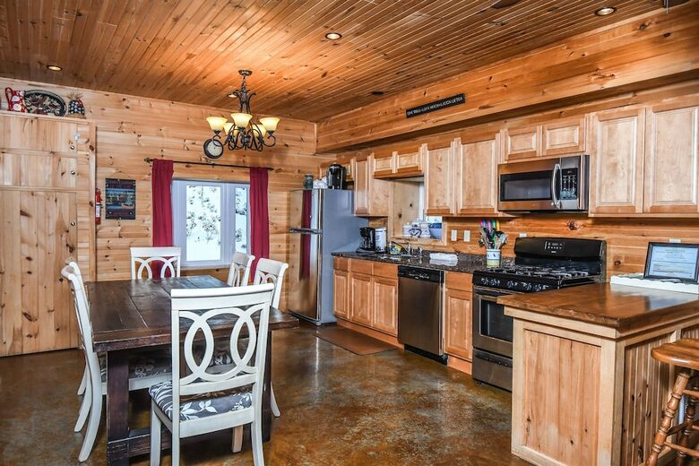 Hideout At Red Pines 3 Bedroom House