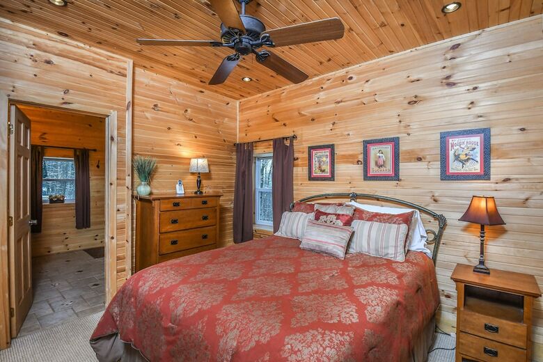 Hideout At Red Pines 3 Bedroom House