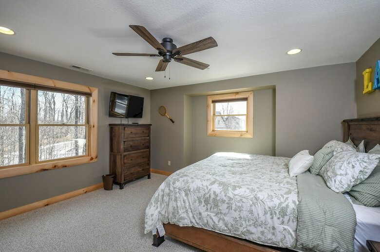 Footsteps From Fun 1 Bedroom House