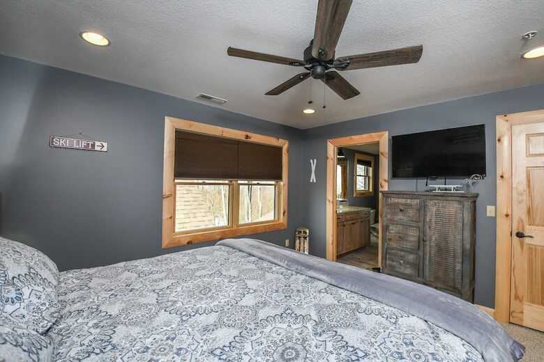 Footsteps From Fun 1 Bedroom House