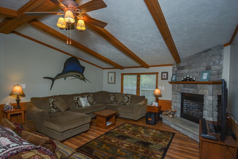 Knotty Pines 3 Bedroom House