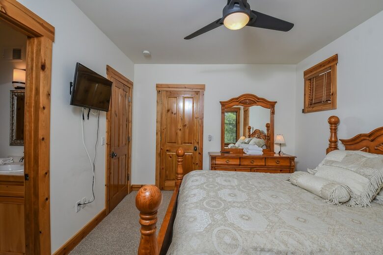 Ski Chalet 4 Bedroom Townhome