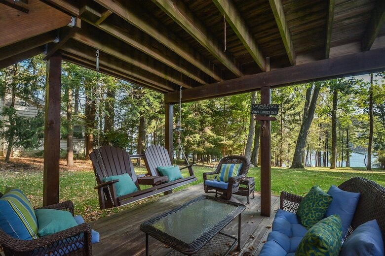 Lakeside Dreamin' 4 Bedroom House