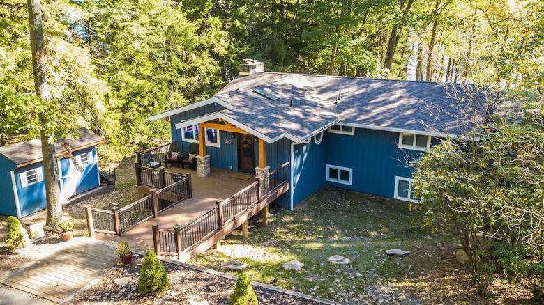 Lakeside Dreamin' 4 Bedroom House