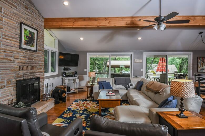 Lakeside Dreamin' 4 Bedroom House