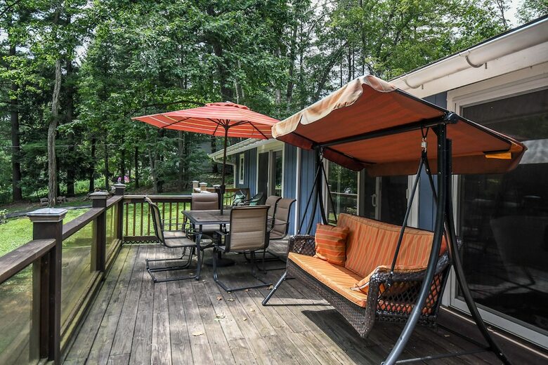 Lakeside Dreamin' 4 Bedroom House