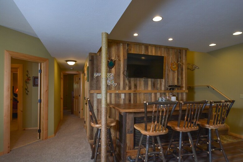 Log Me Inn 5 Bedroom House