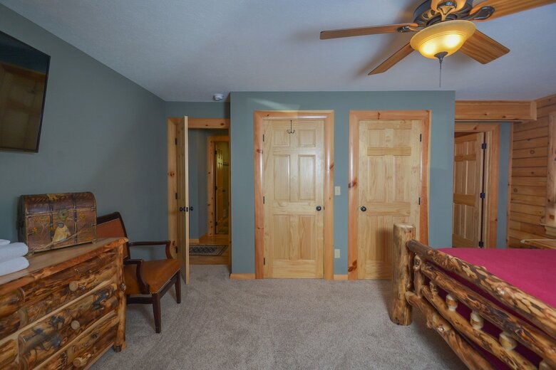 Log Me Inn 5 Bedroom House