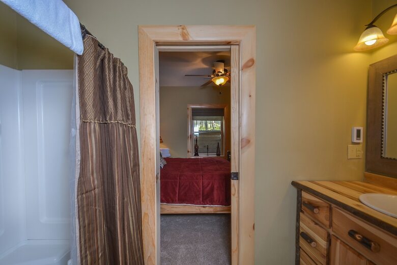 Log Me Inn 5 Bedroom House