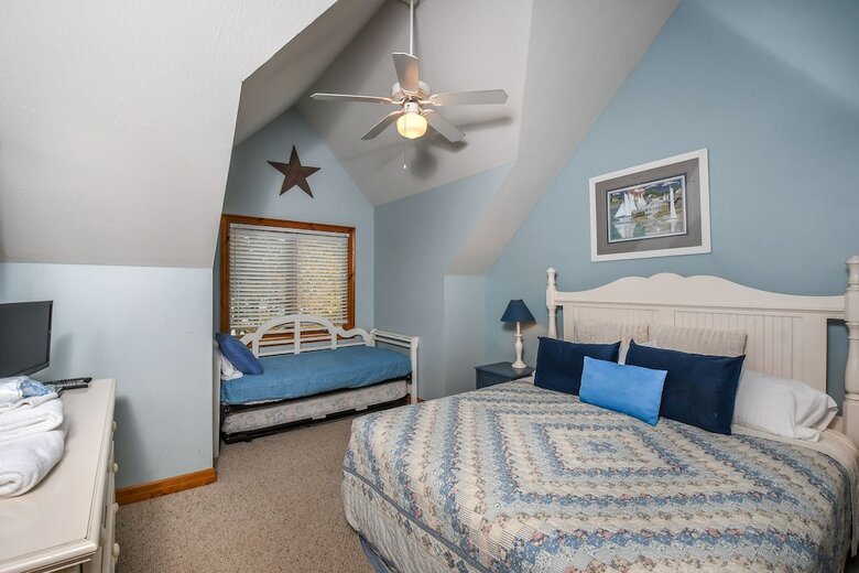 Constantly Cozy 6 Bedroom House