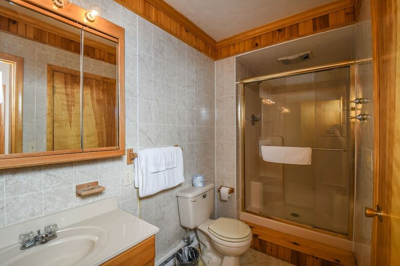Hillside Retreat 4 Bedroom House