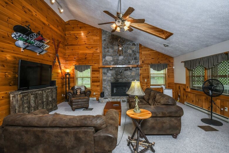 Hillside Retreat 4 Bedroom House