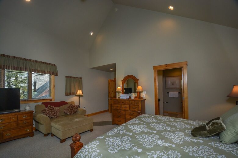 Touch The Sky 4 Bedroom Townhome