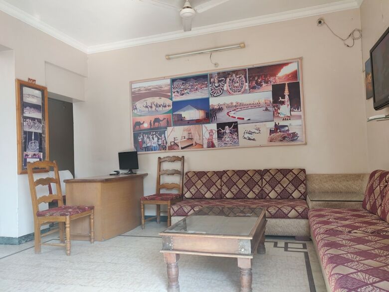 Hotel Leela Nikunj