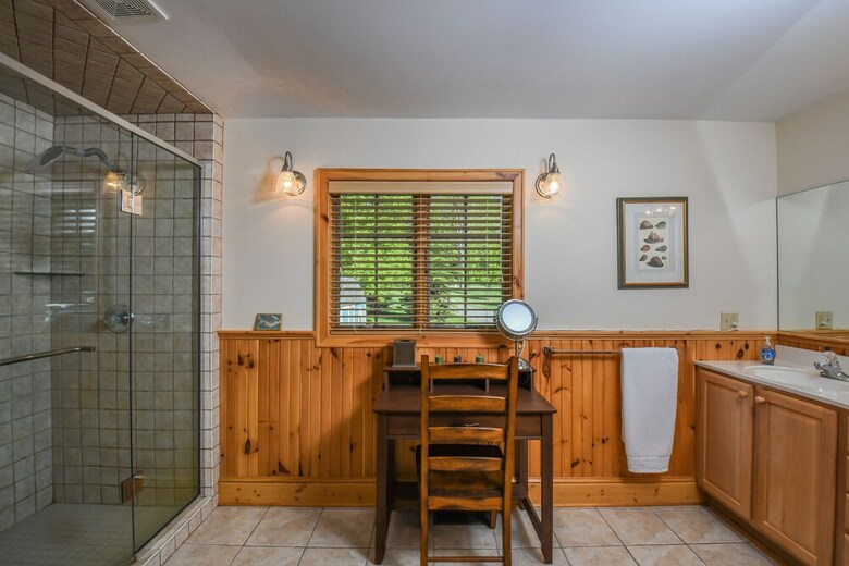 Paradise At Deep Creek 7 Bedroom House