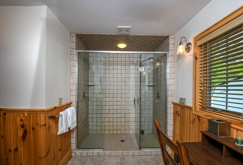 Paradise At Deep Creek 7 Bedroom House