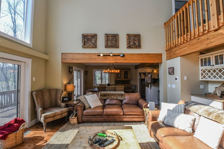 Lakeside Story 6 Bedroom House