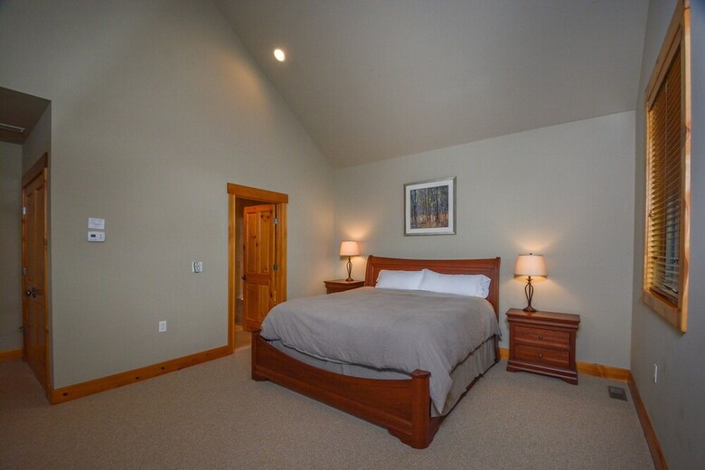 Retreat On Main Street 4 Bedroom Townhome